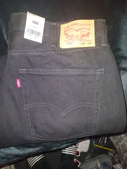 550 Levi's size W38 L30.