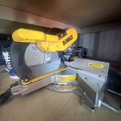 DeWalt 12” Sliding Compound Miter Saw – Double Bevel – Heavy Duty – Ready to Work