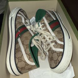 MEN'S GG GUCCI TENNIS 1977 SNEAKER 