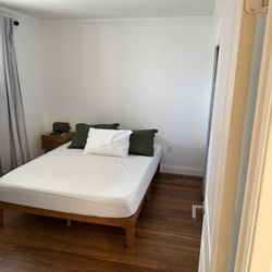 Queen Bed + Mattress