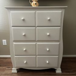 Solid 4-Drawer Dresser | White