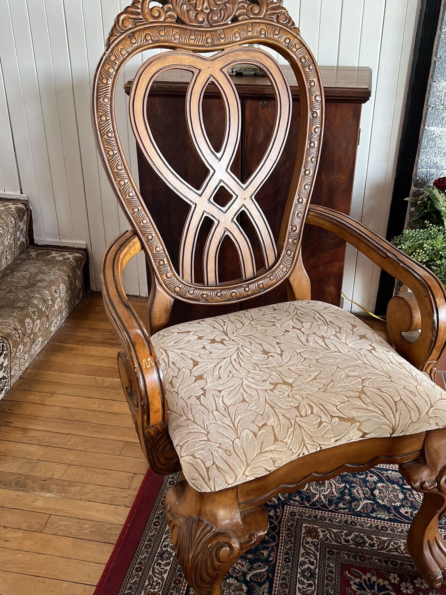 4 Regal Dining room Chairs 