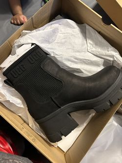 UGG Chelsea Boot (Size 11-12)