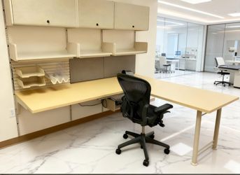 WORKSTATION HERMAN MILLER 8ft x 8ft