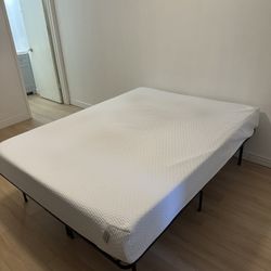 Tuft & Needle Queen Size Mattress 