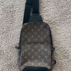Louis Vuitton Avenue Sling Leather Bag