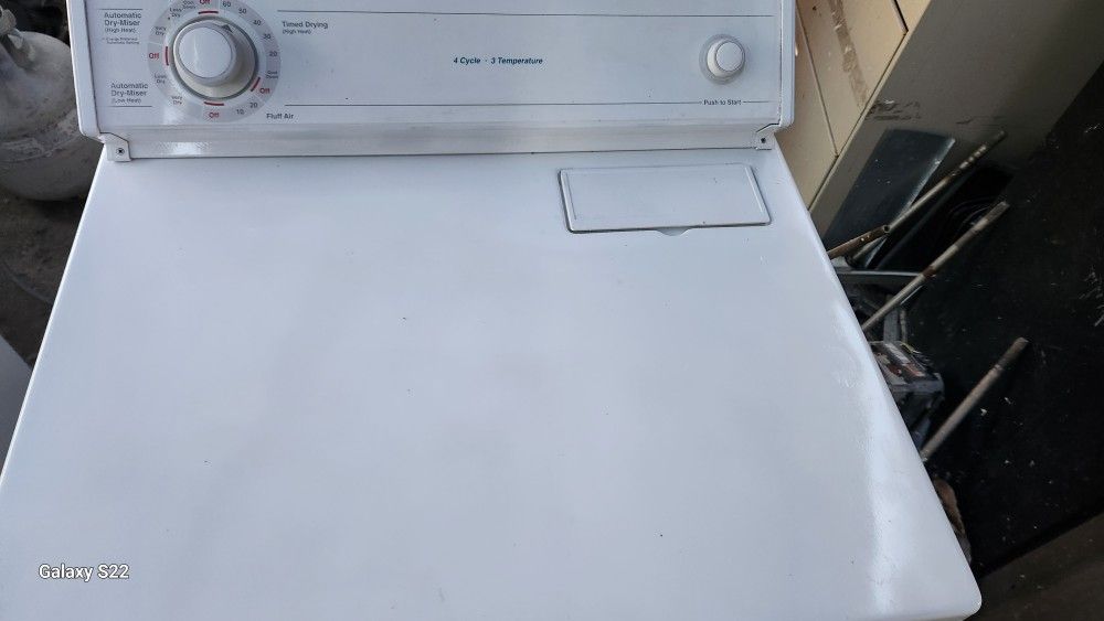 Whirlpool Gas Dryer Large Capacity And Heavy Duty Works Exelent
