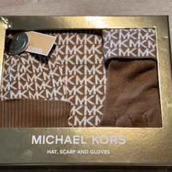 New Michael Kors Hat Scarf Gloves Set