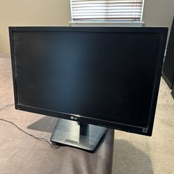 LG 24 In Computer Monitor