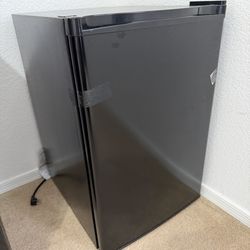 Mini fridge working great