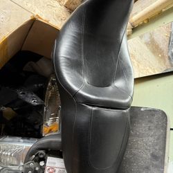Harley Street Glide 2021  Oem Seat 