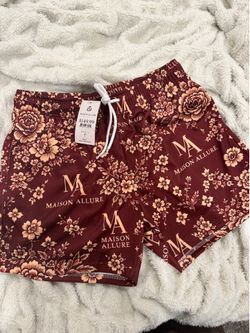 Designer Streetwear Mesh Shorts - Large