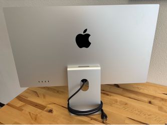 Like New Apple Studio Display Tilt (2022)