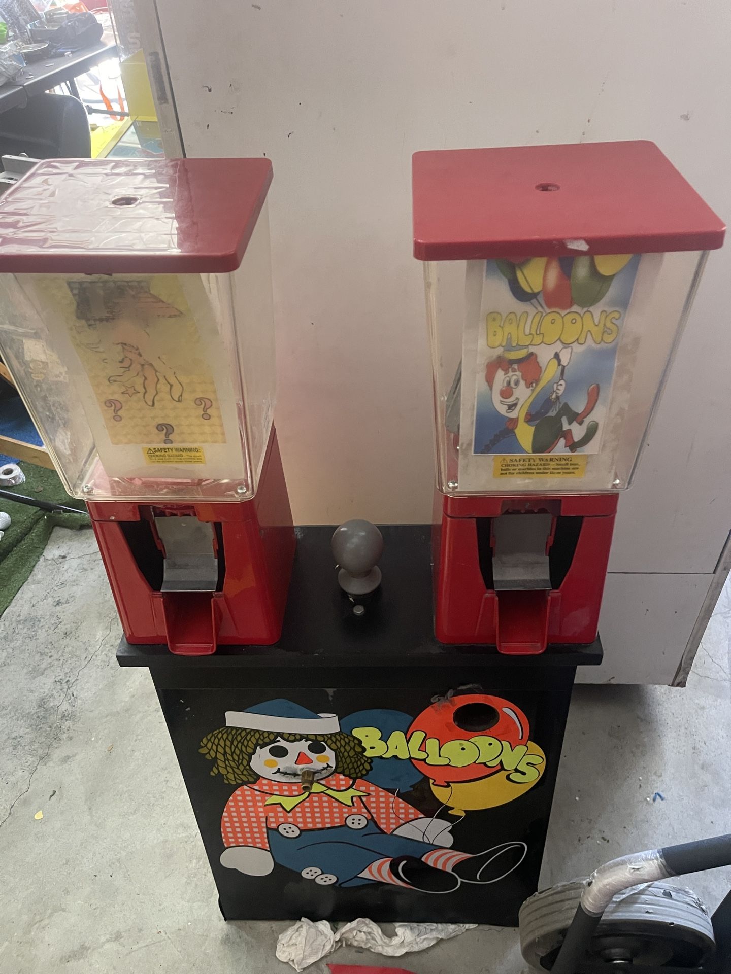 Raggedy Andy Ballon Gumball Vending