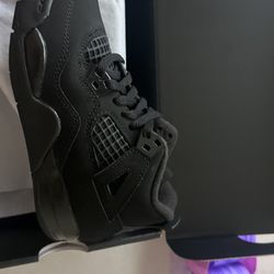 Jordan 4 Black cats 