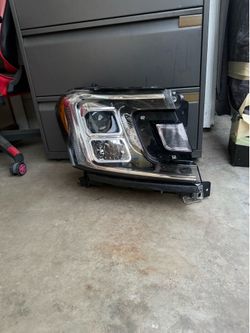 Ford expedition 2018-2021 headlight