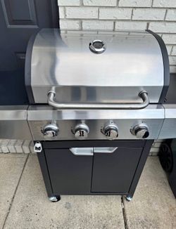 Stainless Steel Gas Grill 4 Burner w Side Burner - (Propane Gas)
