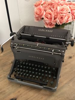 Vintage Underwood Typewriter