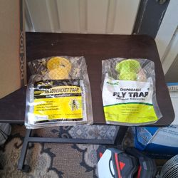 Disposable Yellow Jacket, And Fly 🪰 Traps