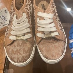 child’s shoe size 12