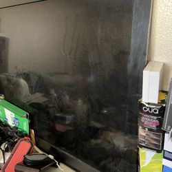 60 Inches Tv 220$  oBO