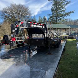 PJ Trailers - Gooseneck Equipment Hauler