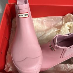 Sneakers/ Boots Women’s For Sale 