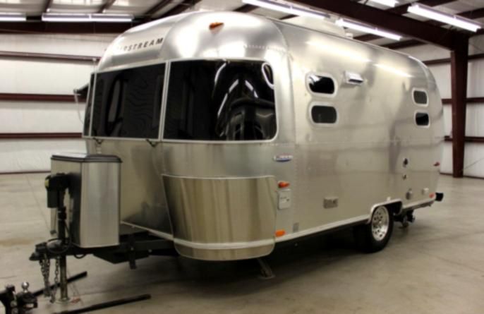 2004 Airstream International No Reserve!