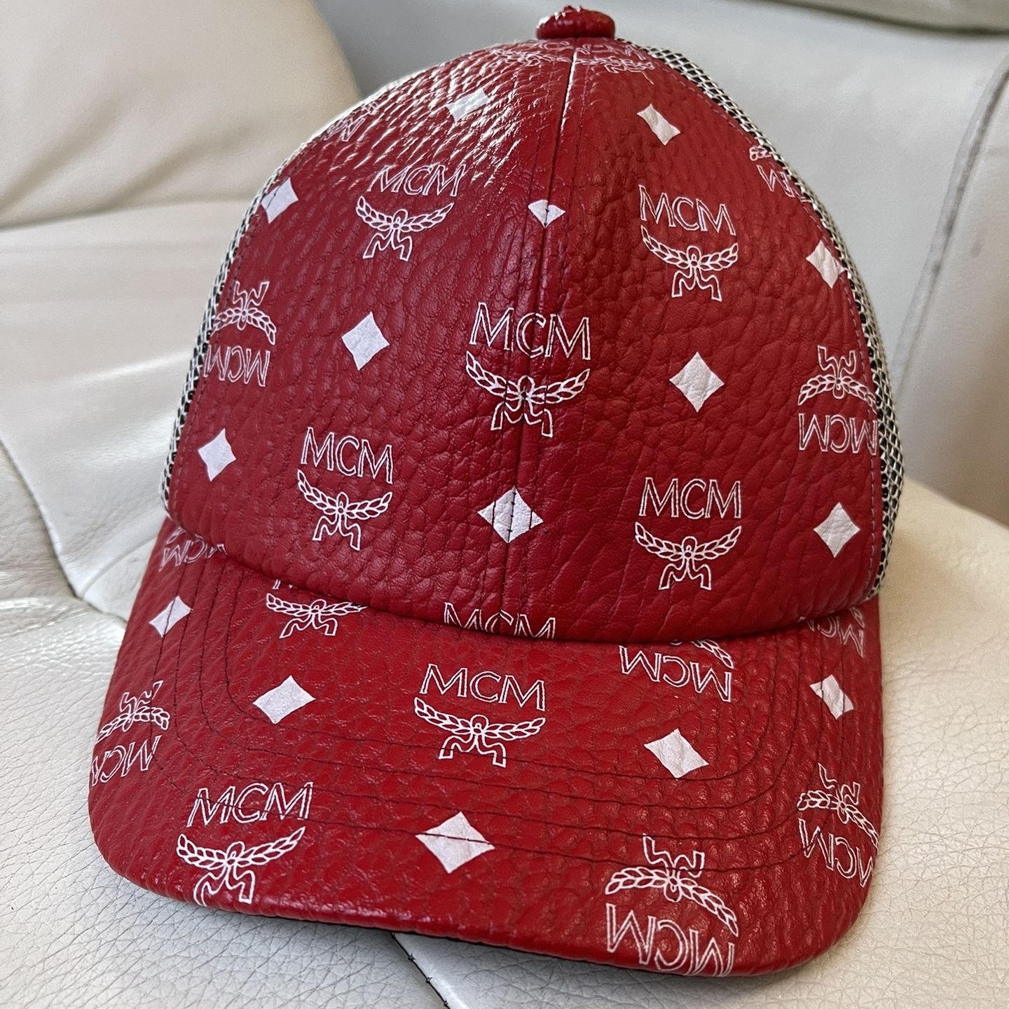 Mcm red hat sales
