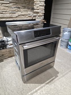 BOSCH 800 series30" Induction Slide In Range