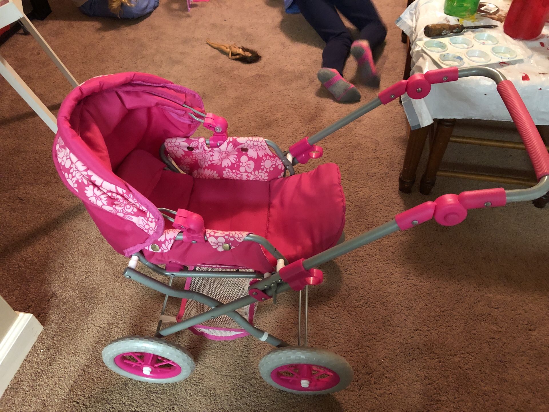 Adjustable play stroller for dolls