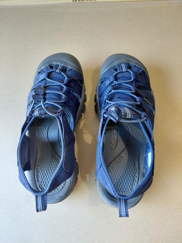 Keen Watershoe Size 8.5. $45 Shipped New