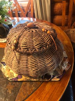 Vintage Round Woven Basket with Lid