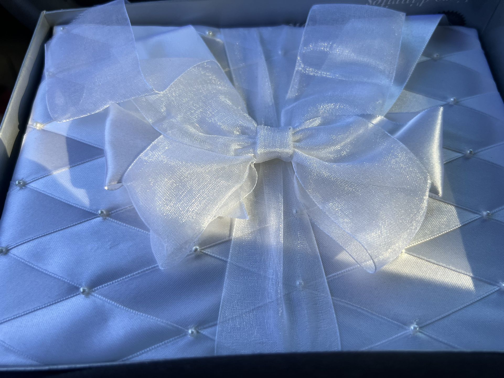 Wilton guest book new White With Bow And Pearls