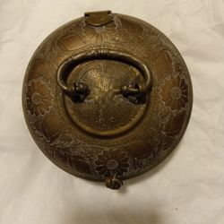 ANTIQUE  PERSIAN HAND HAMMERED BRONZE STORAGE BOX 