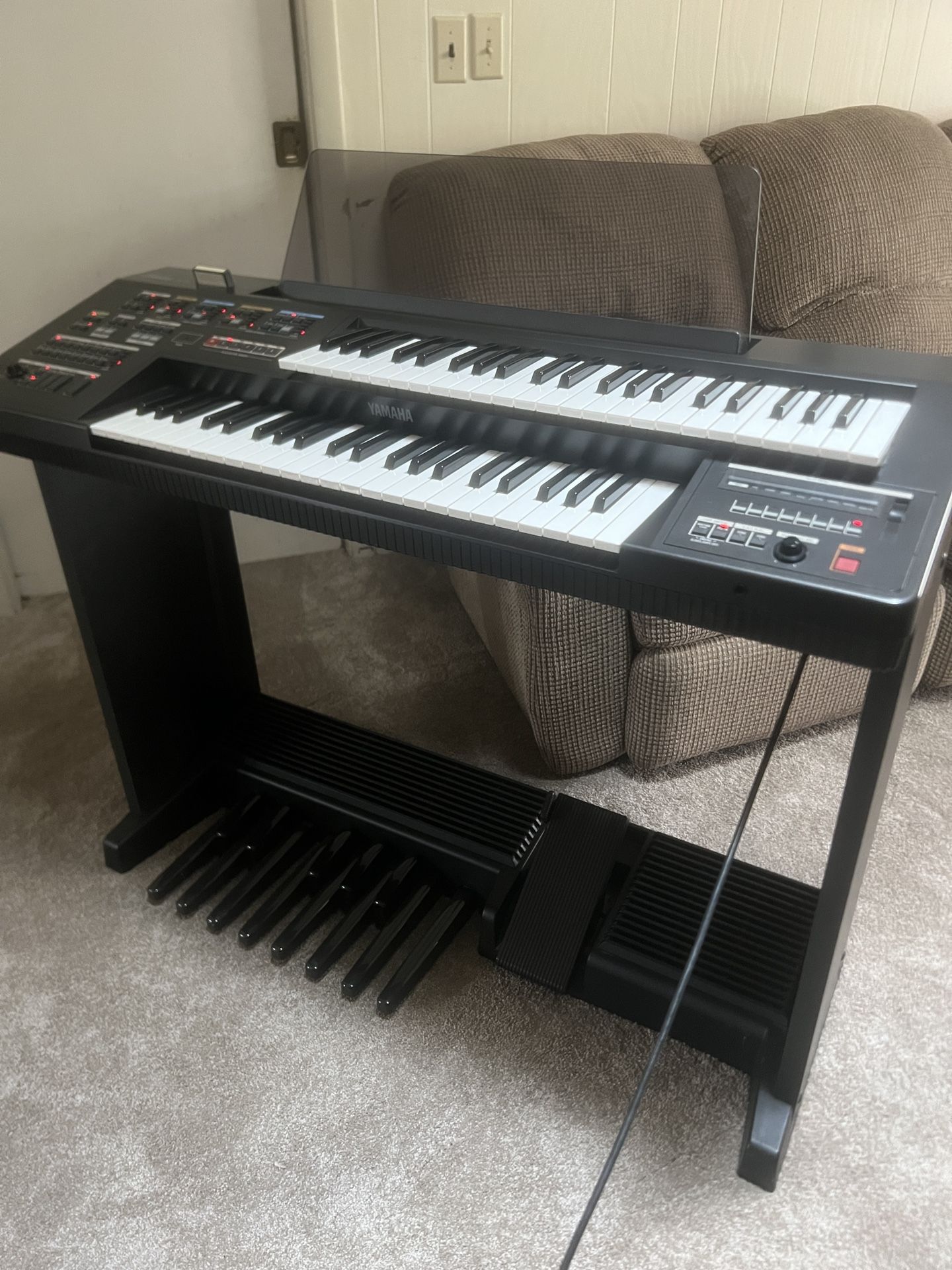 Keyboard - Yamaha Electone ME50 (Electronic Organ Keyboard Piano Synthesizer