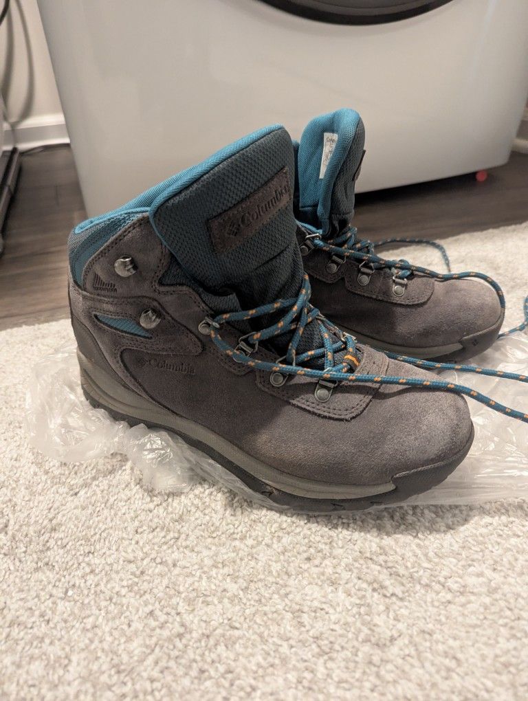 Women’s Newton Ridge Plus Waterproof Amped Hiking Boot