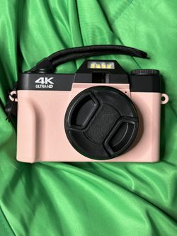 4K digital camera and vlogging bundle