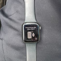 Apple Watch Se With Charger