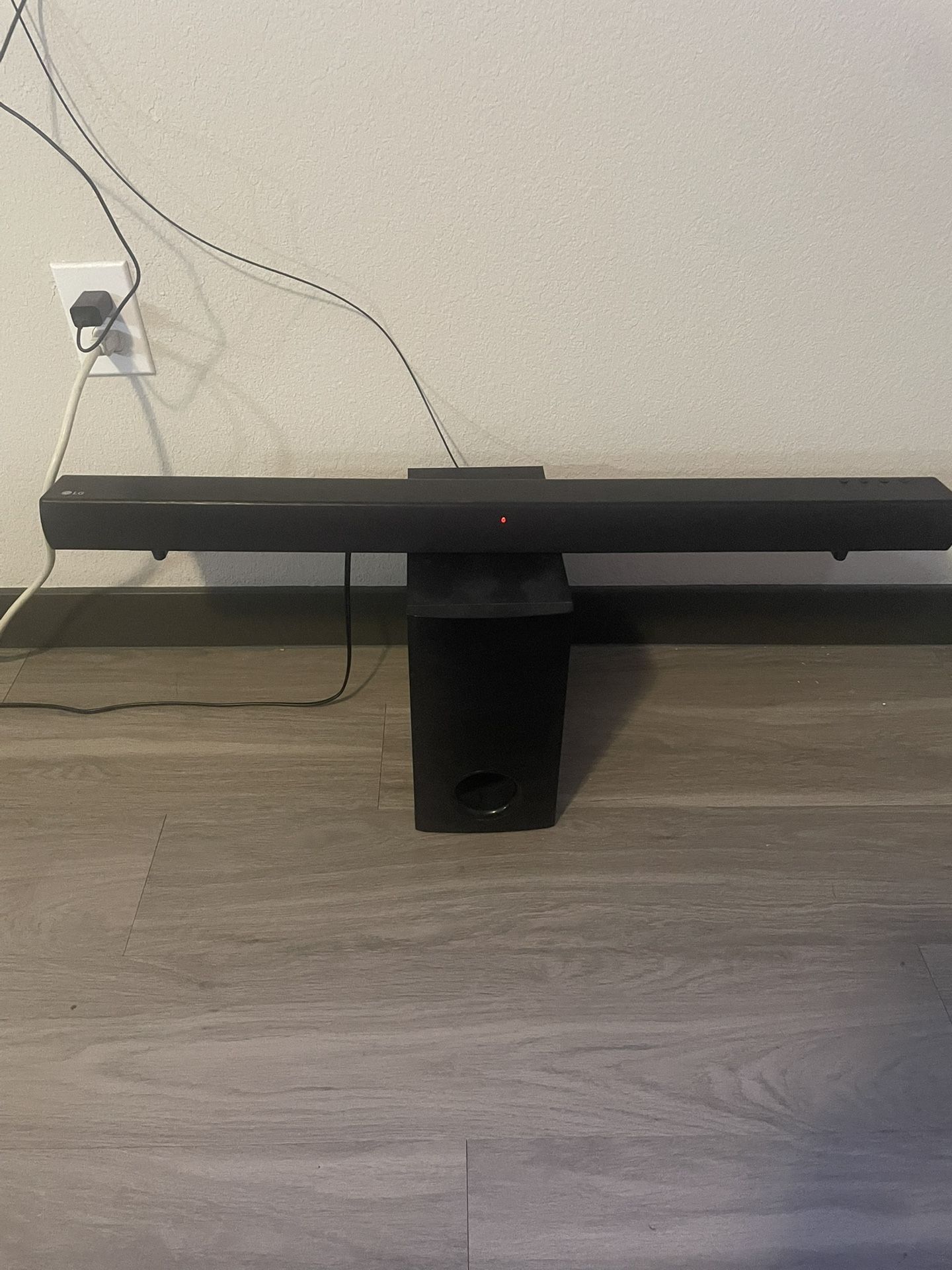 LG Soundbar W/ Subwoofer