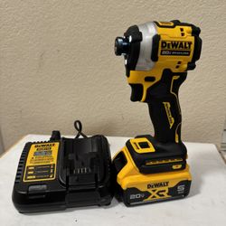DEWALT ATOMIC 20V MAX Lithium-Ion Cordless 1/4 in. Brushless Impact Driver Kit, 5 Ah Battery, Charge