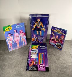 Netflix K-Pop Demon Hunters Bundle – Doll, Books & Crayola Sets