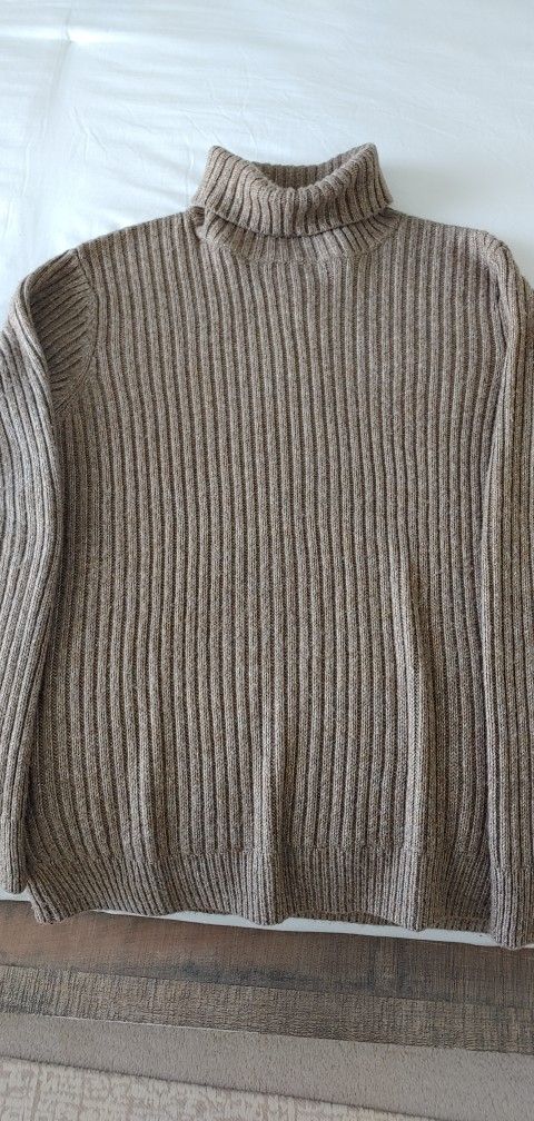 Harrison Davis Men's Large Turtleneck Sweater