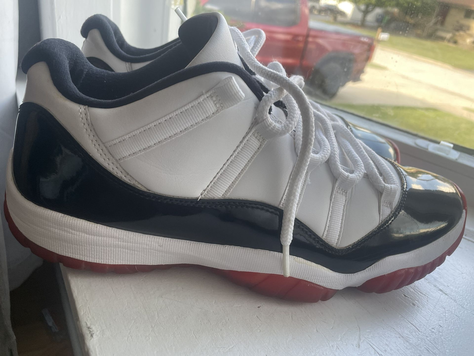 Jordan 11 Retro Low Concord-Bred Size 13 Black Red White OG Rare Shoe