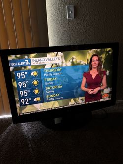 42" Class Full HD 1080p LCD TV  LG.   no tv remote.