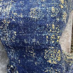 Beautiful pet and smoke free rug 5x8