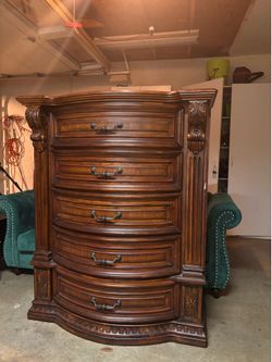 5 drawer Wood dresser