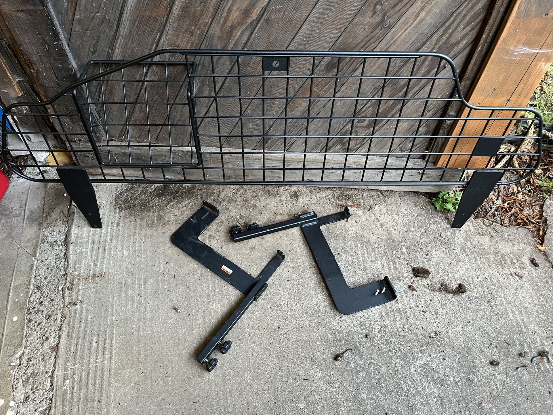 2005-09 Subaru Outback Pet Barrier
