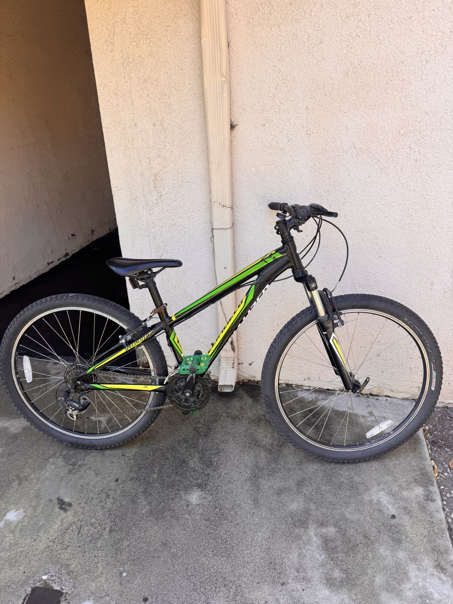 Specialized Mountain Bike (YOUTH)