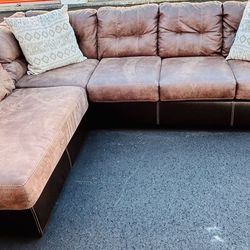 Sectional Ashley Furniture Like new